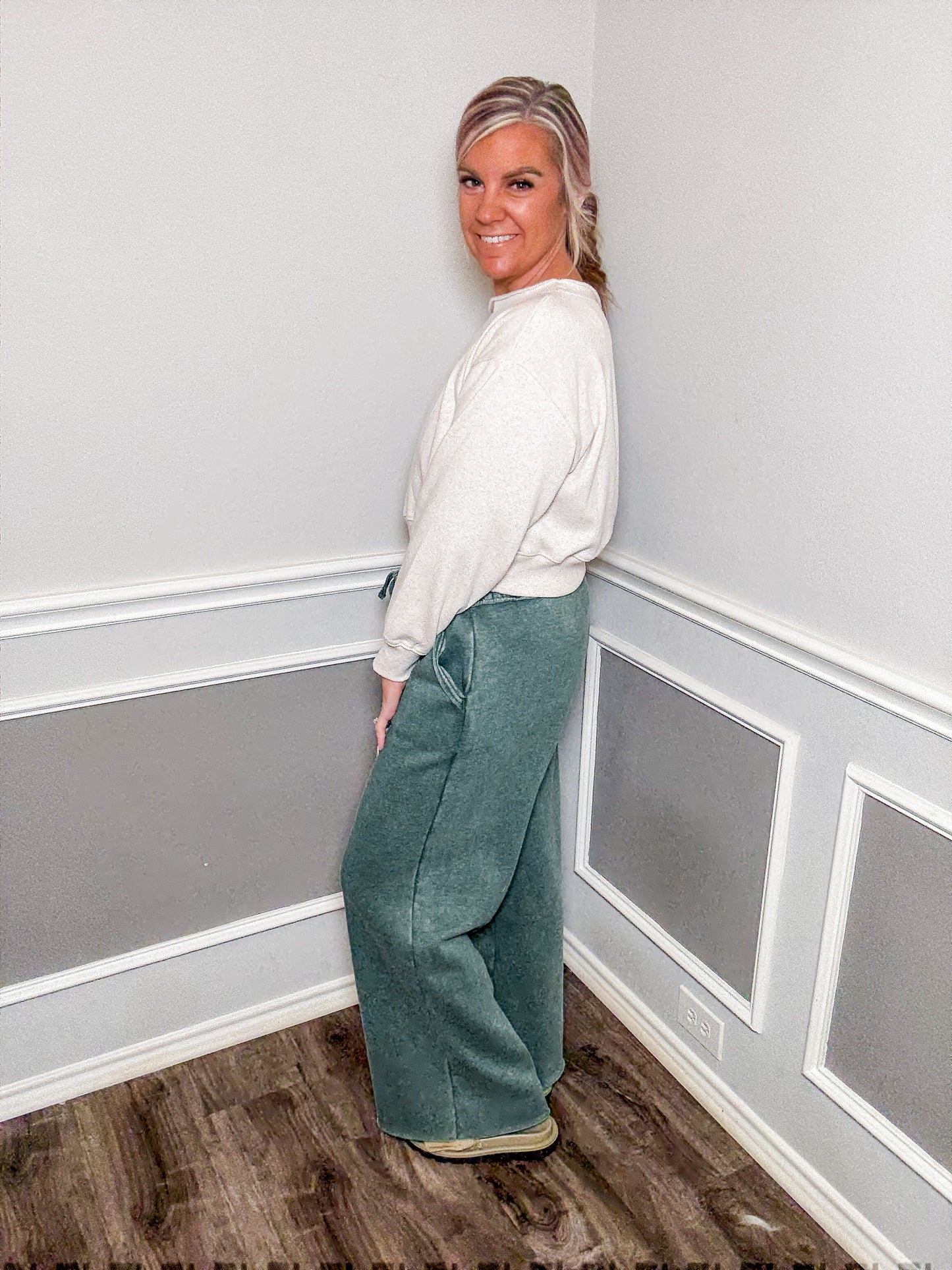 Acid Wash Fleece Palazzo Sweatpants |Dark green|