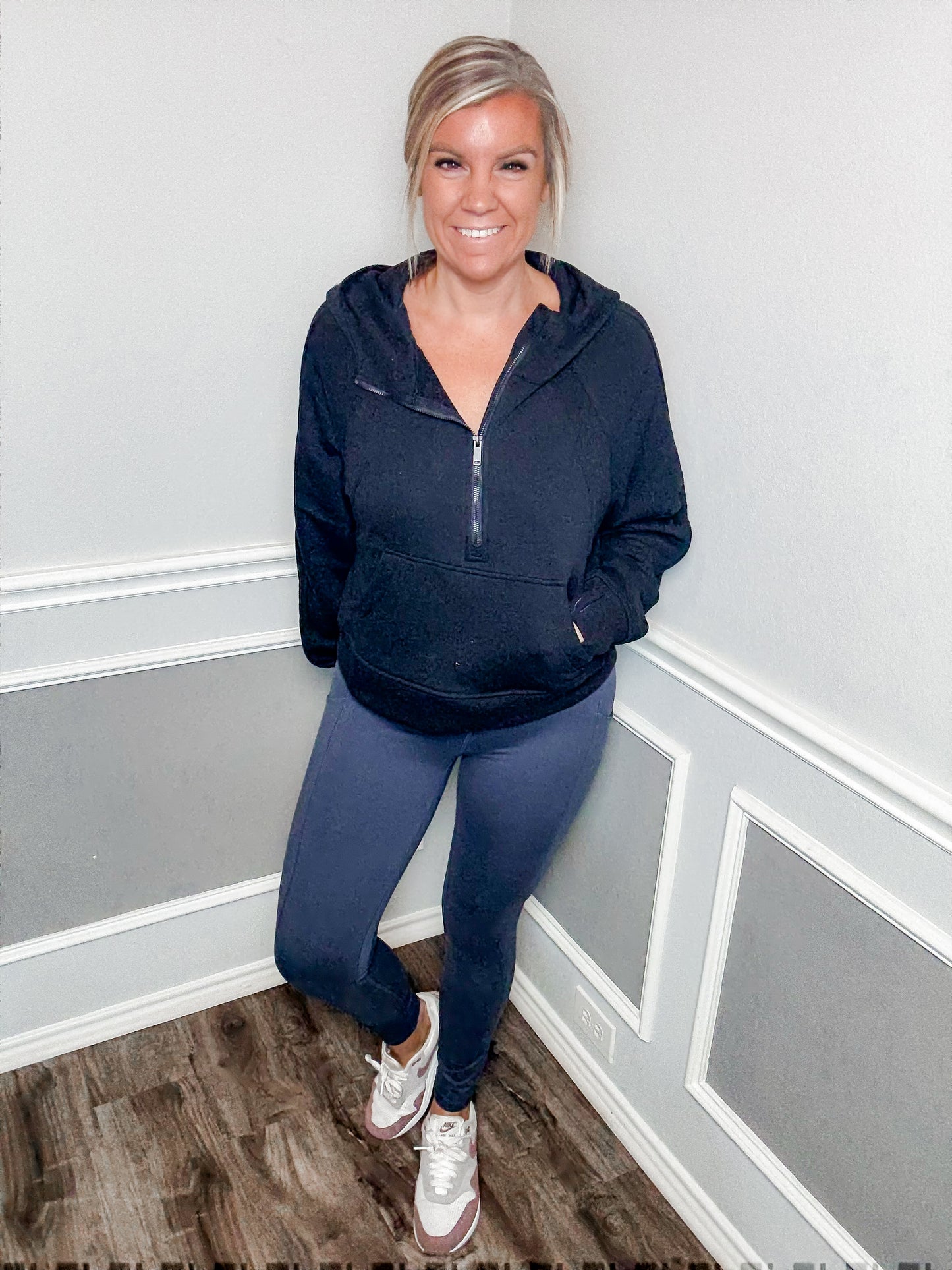 French Terry Cropped Hoodie |Black|