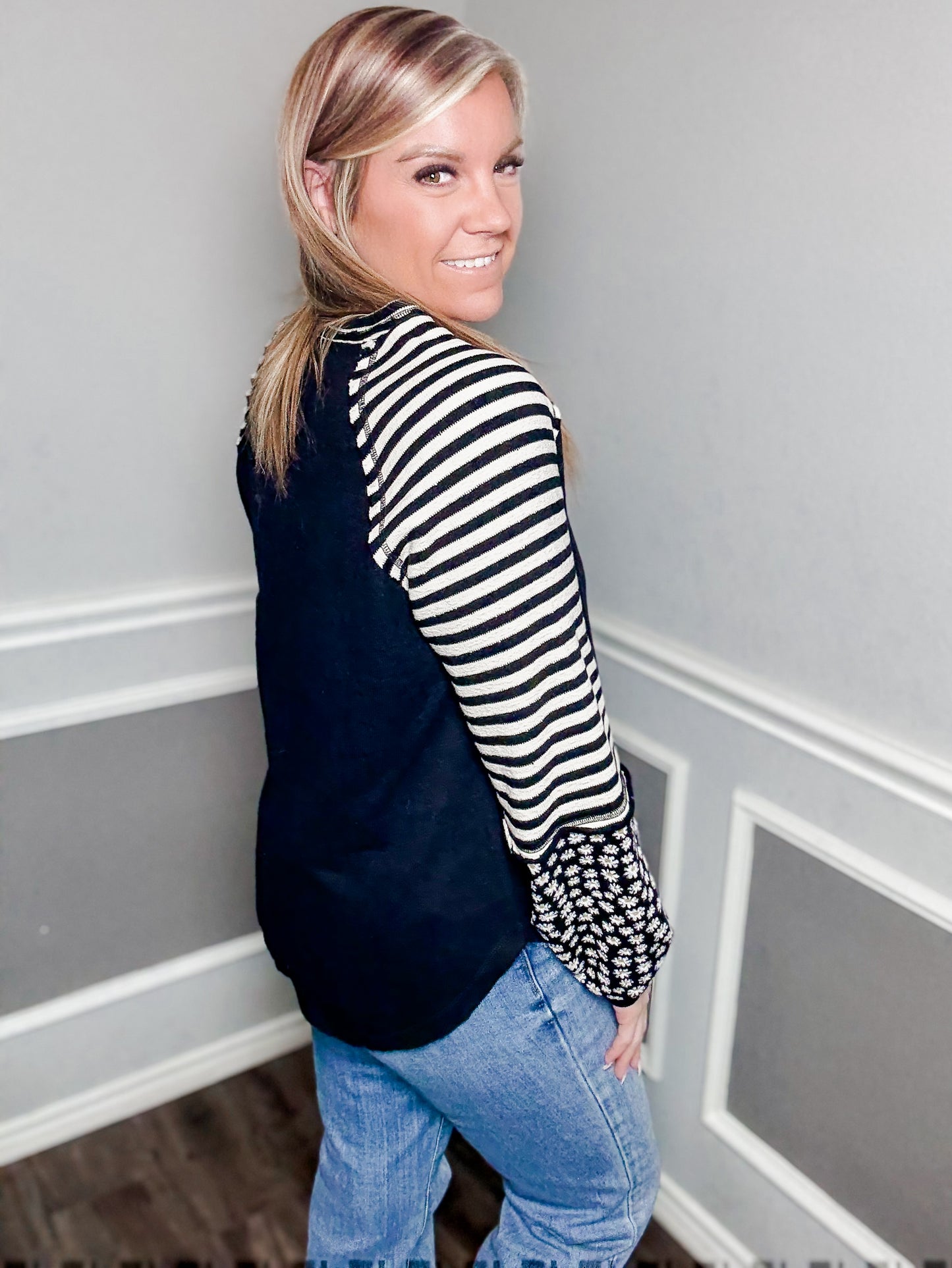 Oversized Floral & Stripe Casual Knit Top |BLACK|