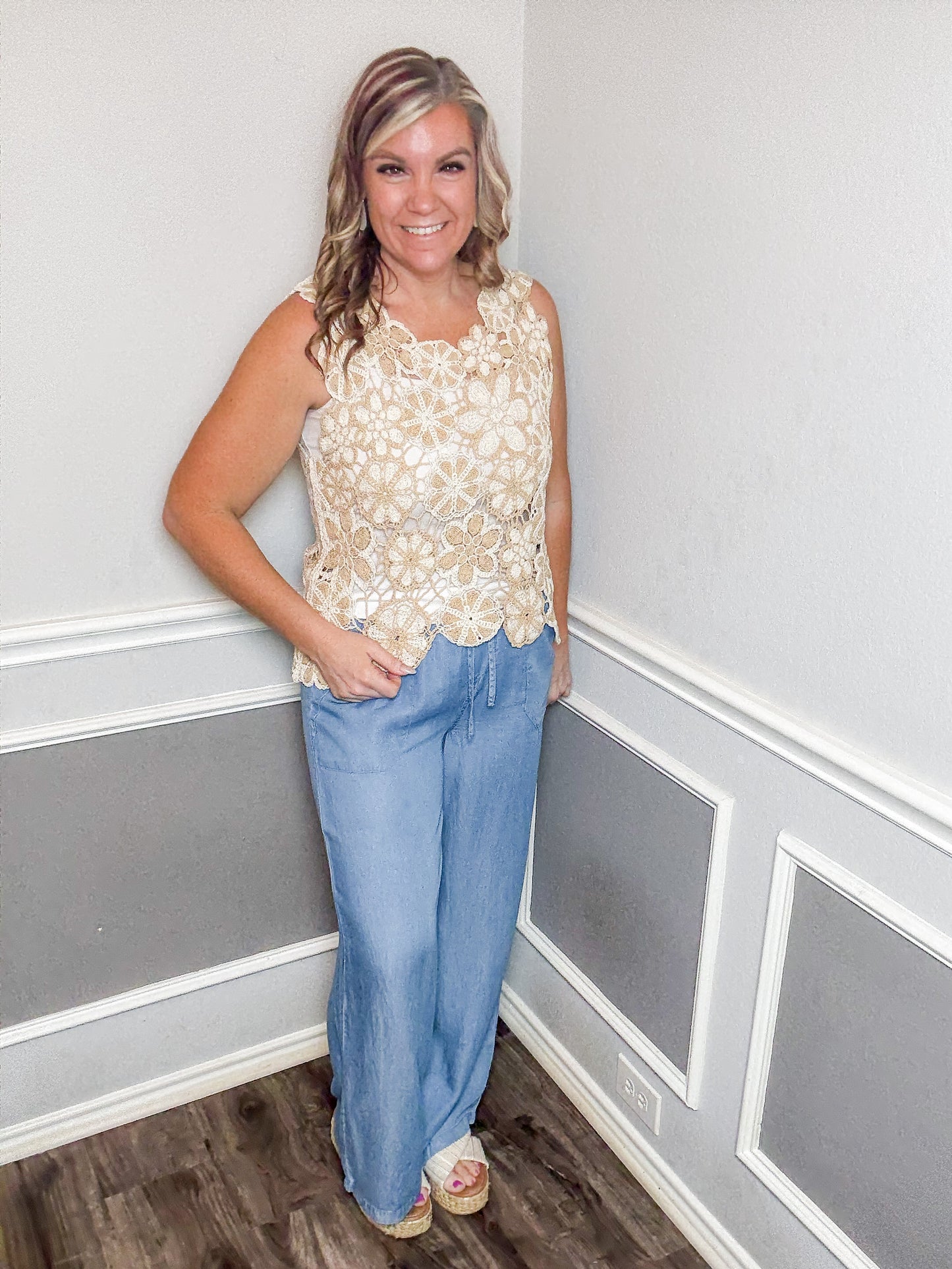 Floral Lace Crochet Sleeveless Top