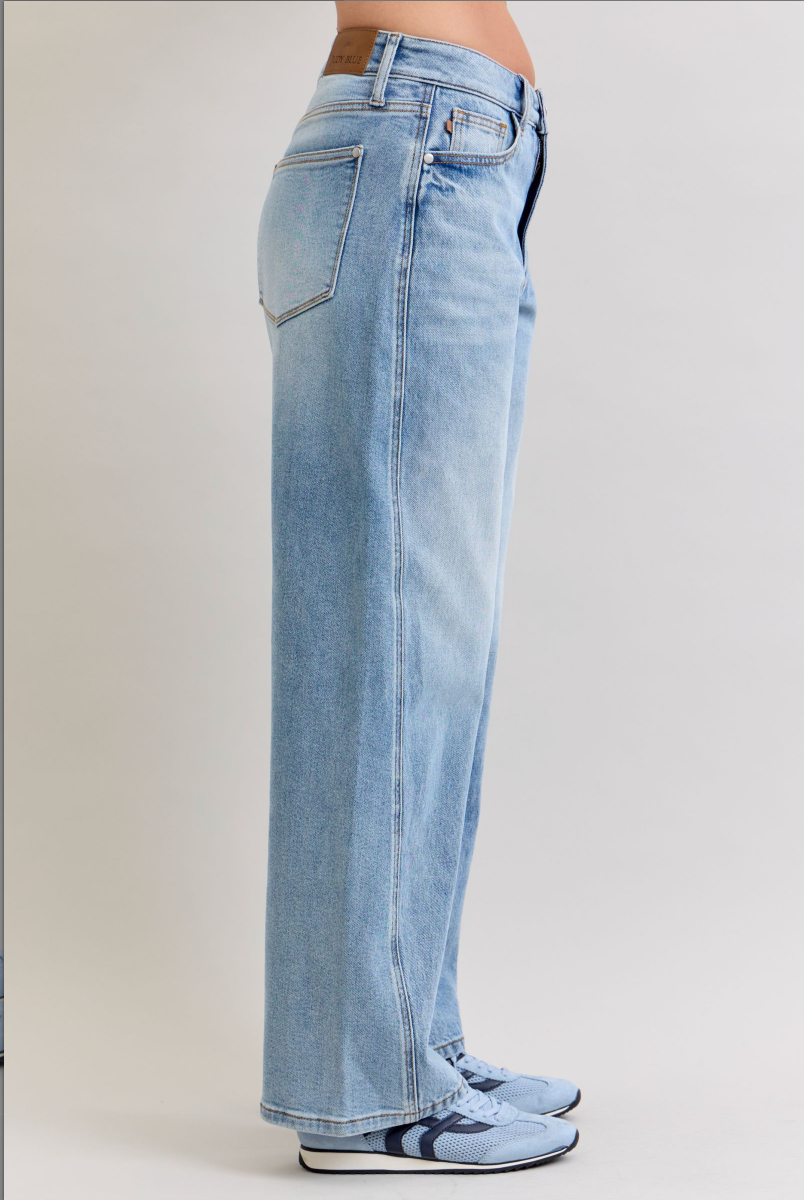 Judy Blue Twisted Seam Baggy Jeans
