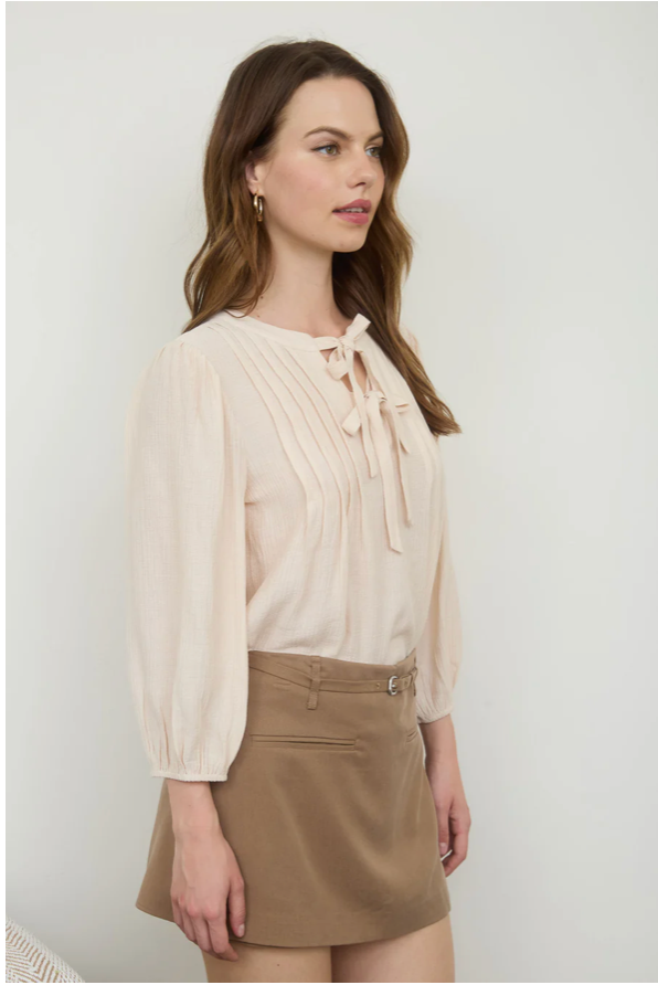 Front Tie Pleated Top |BEIGE|