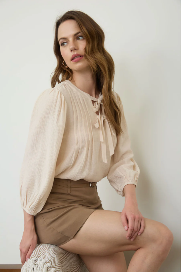 Front Tie Pleated Top |BEIGE|