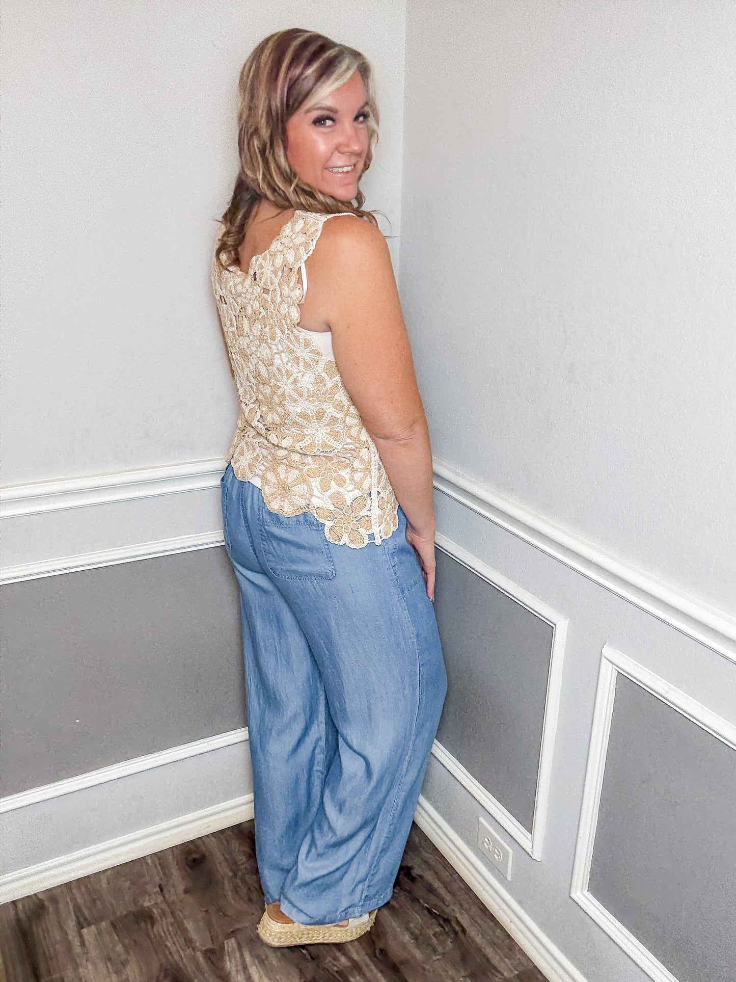 Floral Lace Crochet Sleeveless Top