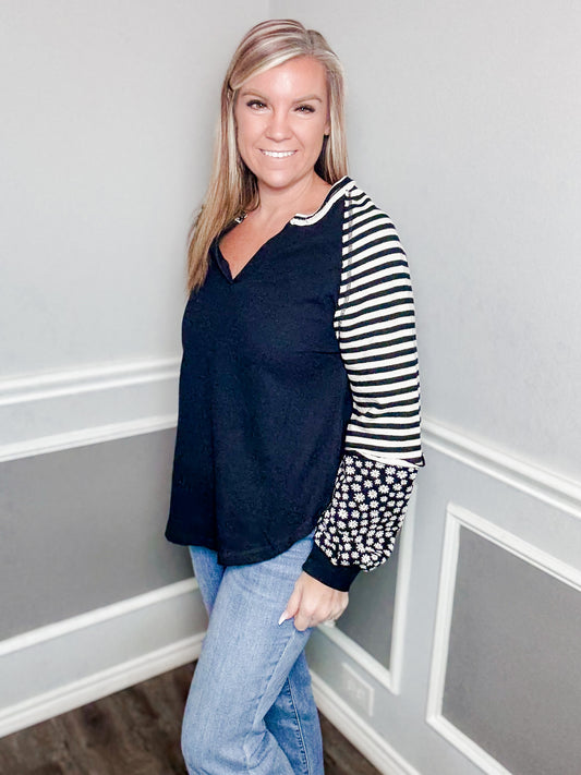 Oversized Floral & Stripe Casual Knit Top |BLACK|