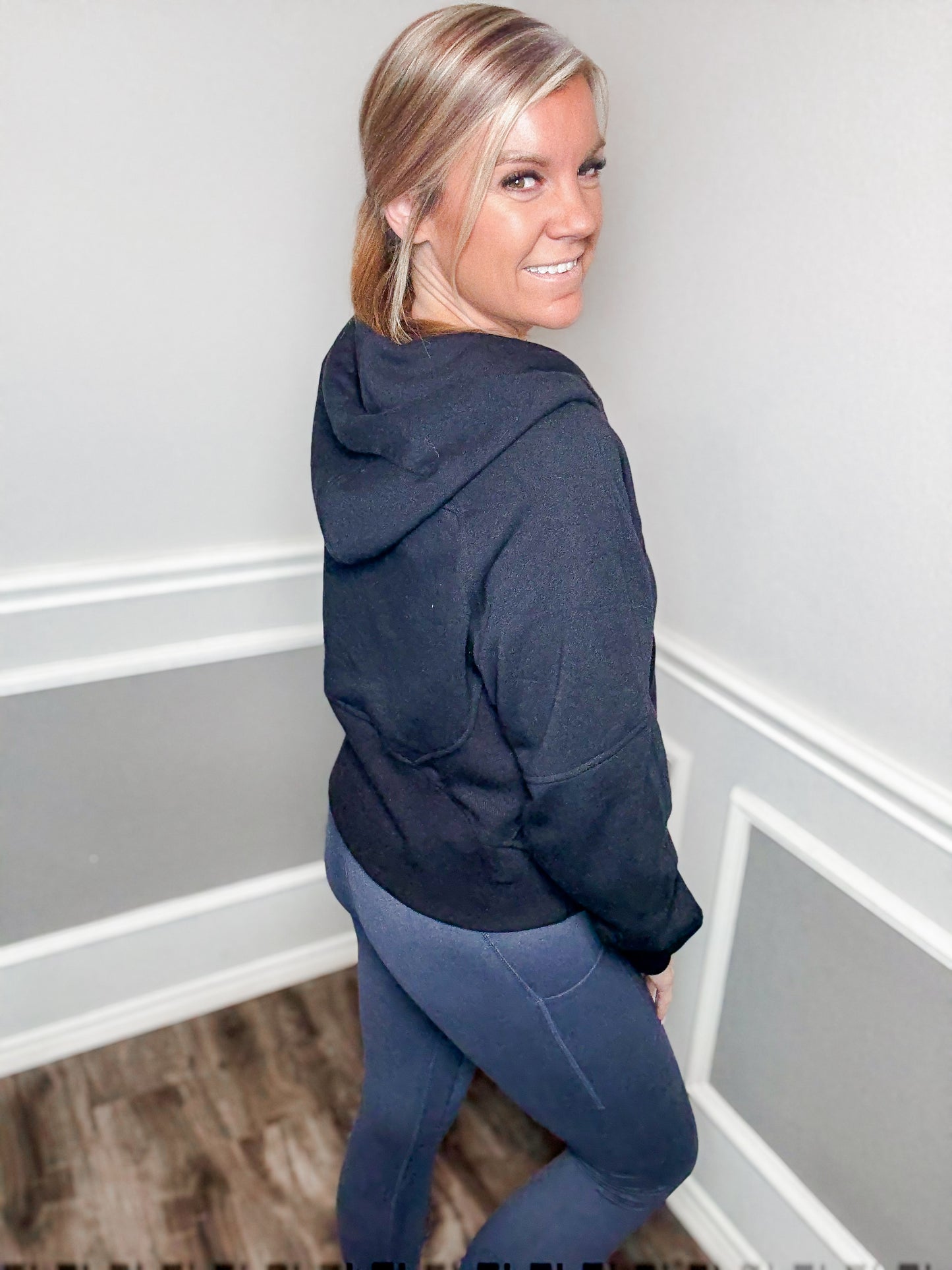 French Terry Cropped Hoodie |Black|