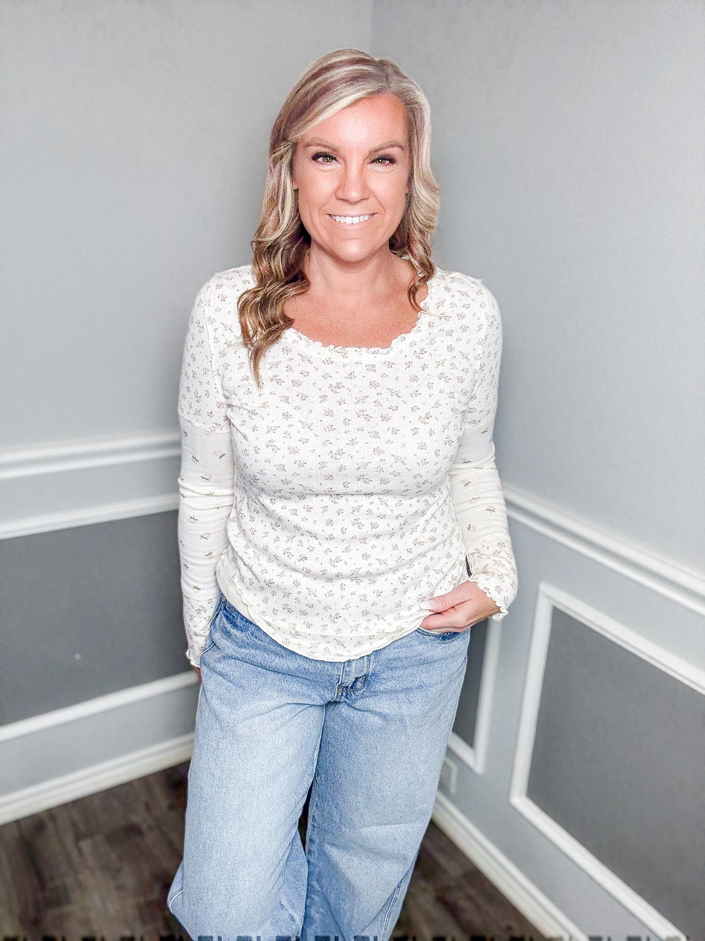 Floral Printed Lettuce Hem Fitted Knit Top